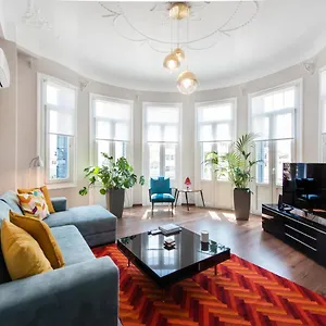 https://apt-fandango-gorgeous-neoclassical.hotelschalkidiki.net